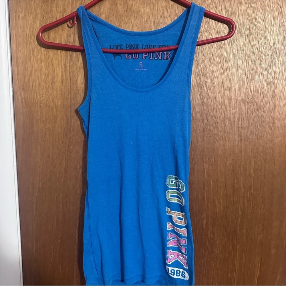 Blue y2k vs pink Tank Top with Pink Graphic